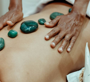 Terapia de Piedras Calientes: Calor que Sana el Cuerpo y el Alma